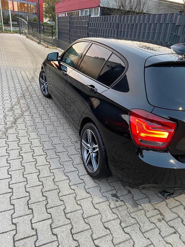 Schwarz Gebraucht 2012 BMW 120 Kleinwagen | 8.000 € (Guter Preis) - Bild 1/4