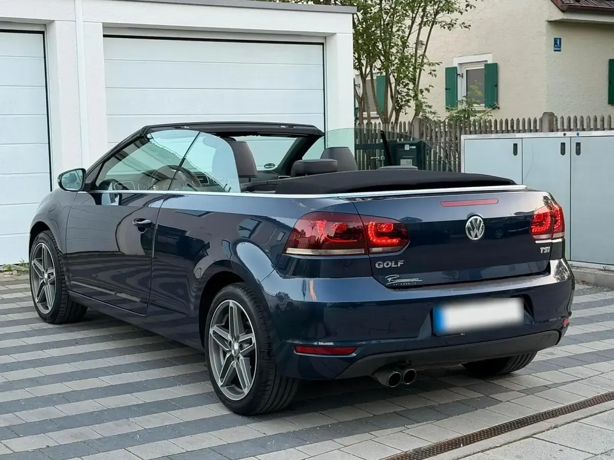 Gebraucht VW Golf Cabriolet 160 PS (117 kW) 2012 Blau Cabrio