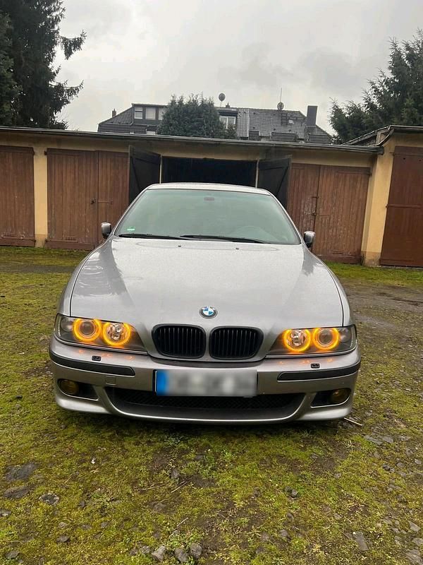 Gebraucht BMW 523 170 PS (125 kW) 2005 Silber Limousine
