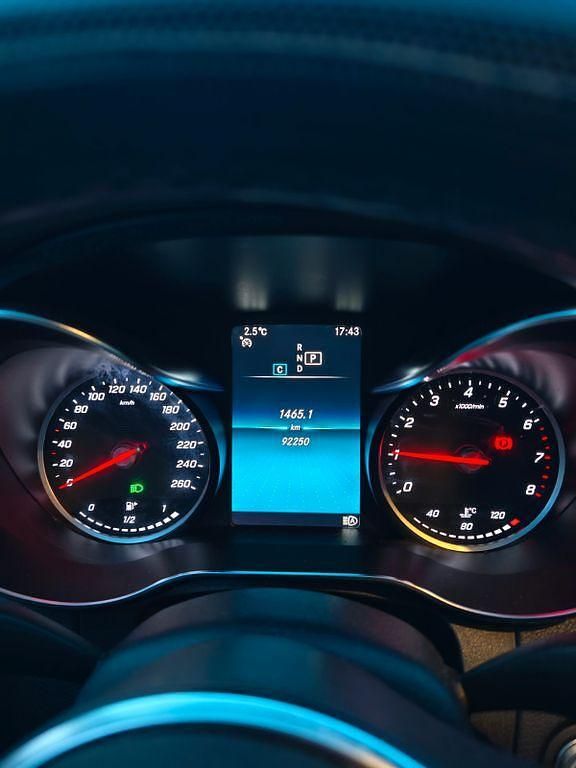 Gebraucht Mercedes C180 156 PS (114 kW) 2019 Grau Limousine
