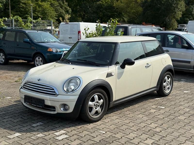 Weiß Gebraucht 2008 Mini ONE Kleinwagen | 1.990 € (Guter Preis) - Bild 1/4