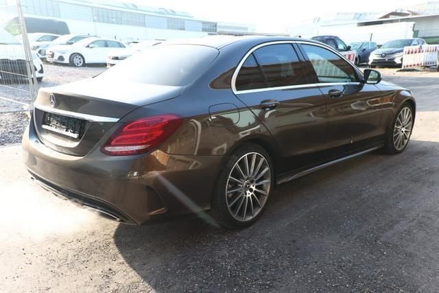 Citrinbraun metallic citrinbraun metallic Gebraucht 2017 Mercedes C300 AMG line Limousine | 24.047 € (Fairer Preis) - Bild 1/4