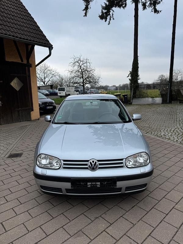 Gebraucht VW Golf IV 125 PS (91 kW) 2002 Silber Kleinwagen
