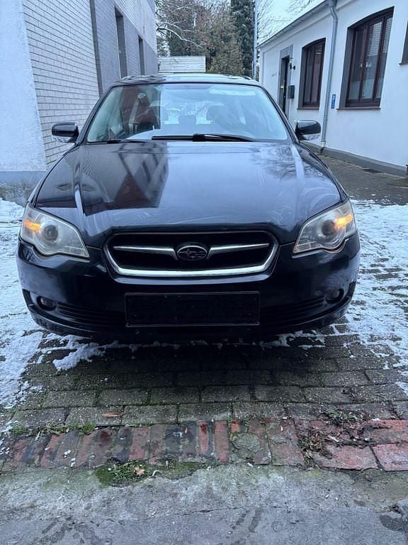 Schwarz Gebraucht 2004 Subaru Legacy Kombi | 3.500 € - Bild 1/4
