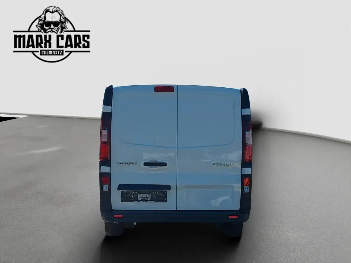 Usado Renault Trafic Komfort 110 CV (80 kW) 2022 Blanco Monovolumen