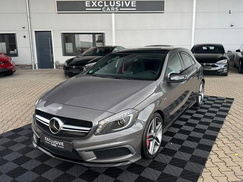 Grau Gebraucht 2013 Mercedes A45 AMG AMG Limousine | 24.750 € (Fairer Preis) - Bild 1/4