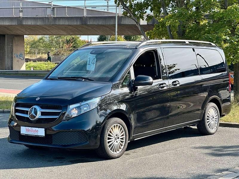 Schwarz Gebraucht 2021 Mercedes V250 Van / Kleinbus | 33.201 € (Fairer Preis) - Bild 1/4