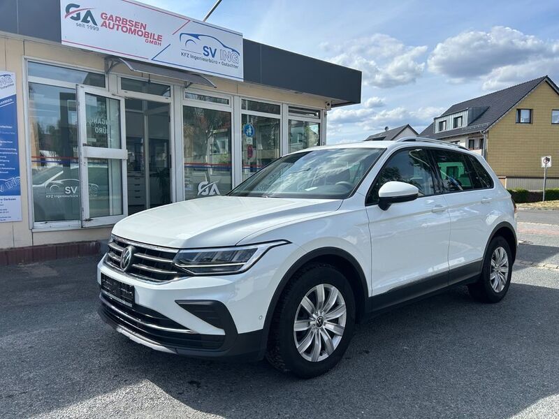 Weiß Gebraucht 2021 VW Tiguan Active SUV | 19.950 € (Superpreis) - Bild 1/4