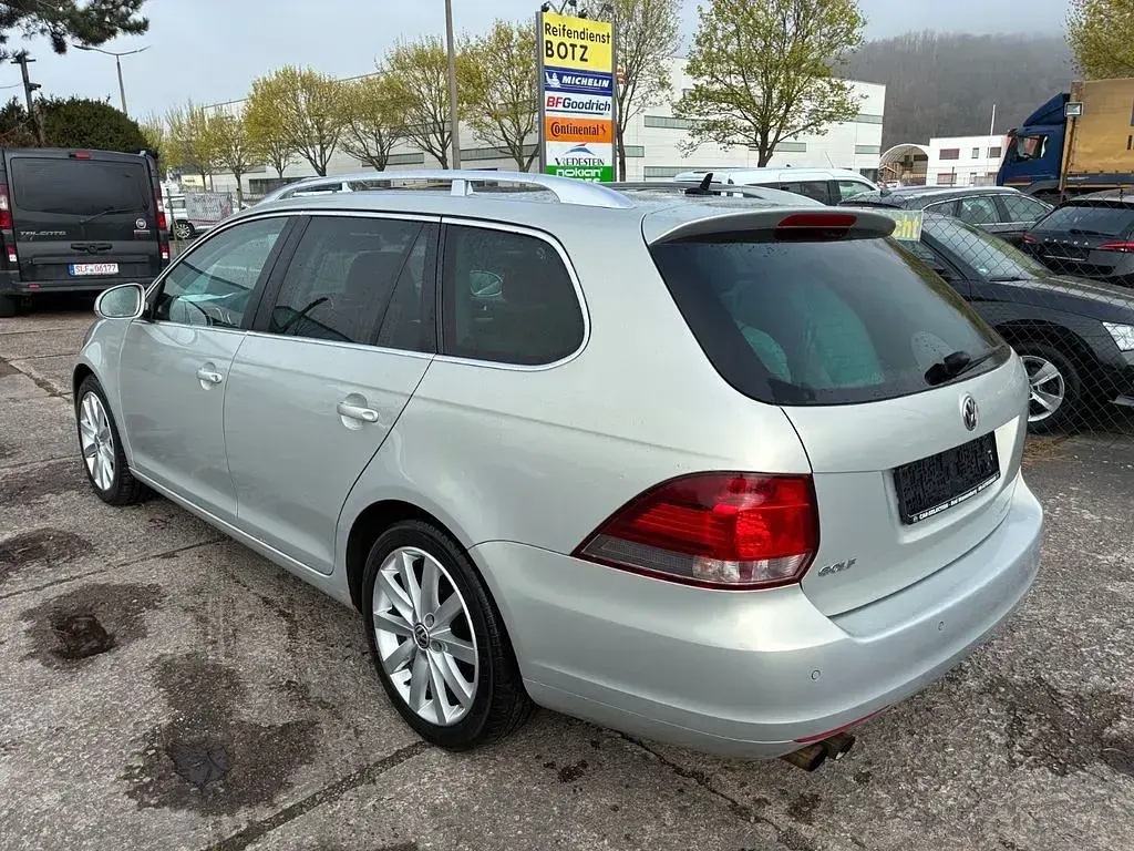 Gebraucht VW Golf VII Highline 140 PS (102 kW) 2012 Silver leaf metallic (metallic) Kombi