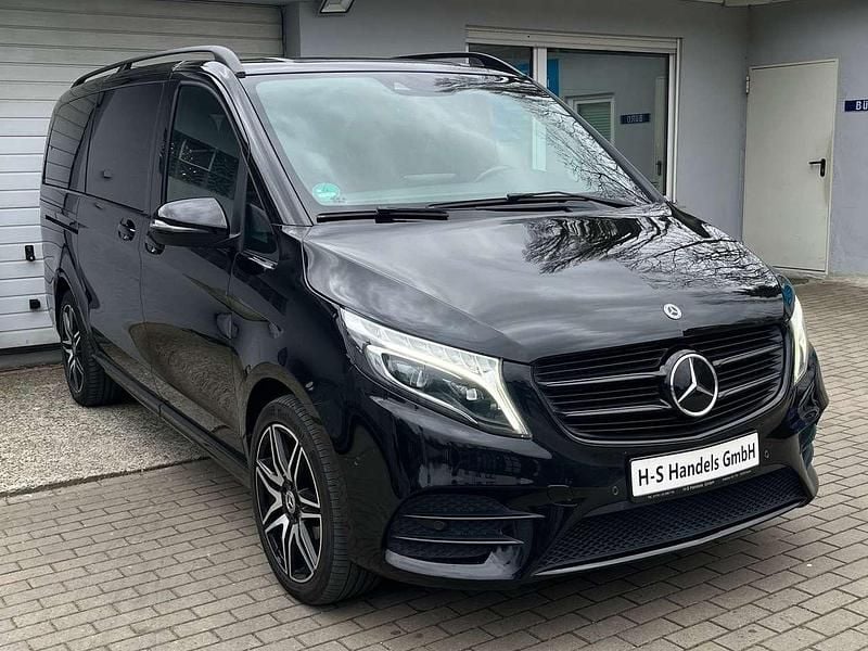 Obsidianschwarz metallic Gebraucht 2019 Mercedes V250 Edition Van / Kleinbus | 33.990 € (Superpreis) - Bild 1/4