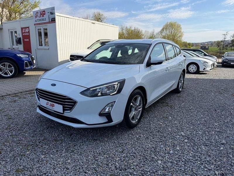 Gebraucht Ford Focus Cool & Connect 95 PS (69 kW) 2020 Weiß Limousine