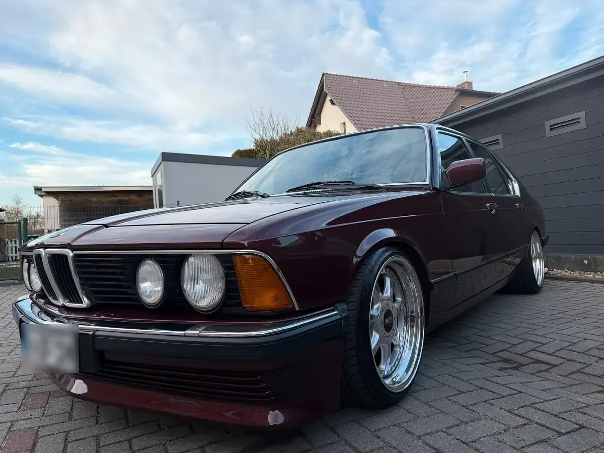 Gebraucht BMW 728 187 PS (137 kW) 1985 Rot Limousine