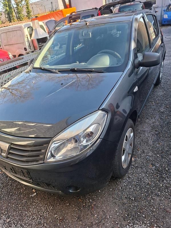 Gebraucht Dacia Sandero 75 PS (55 kW) 2009 Andere farben Kleinwagen