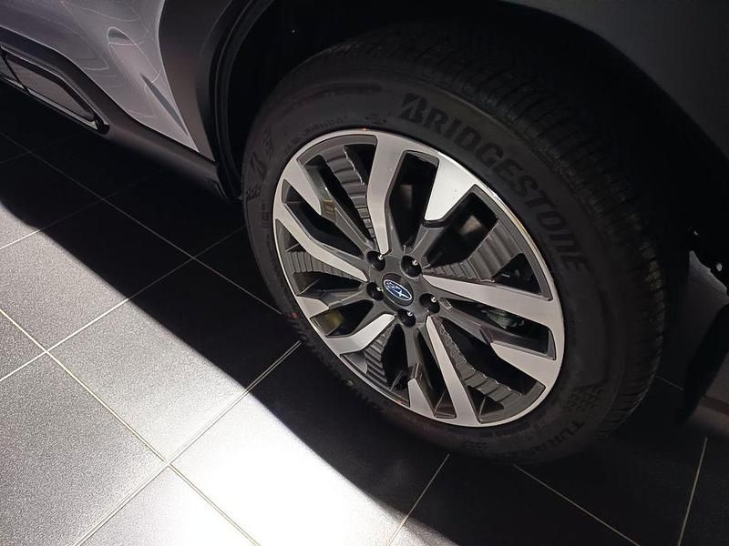 Neu Subaru Forester Platinum 150 PS (110 kW) 2025 Silber SUV