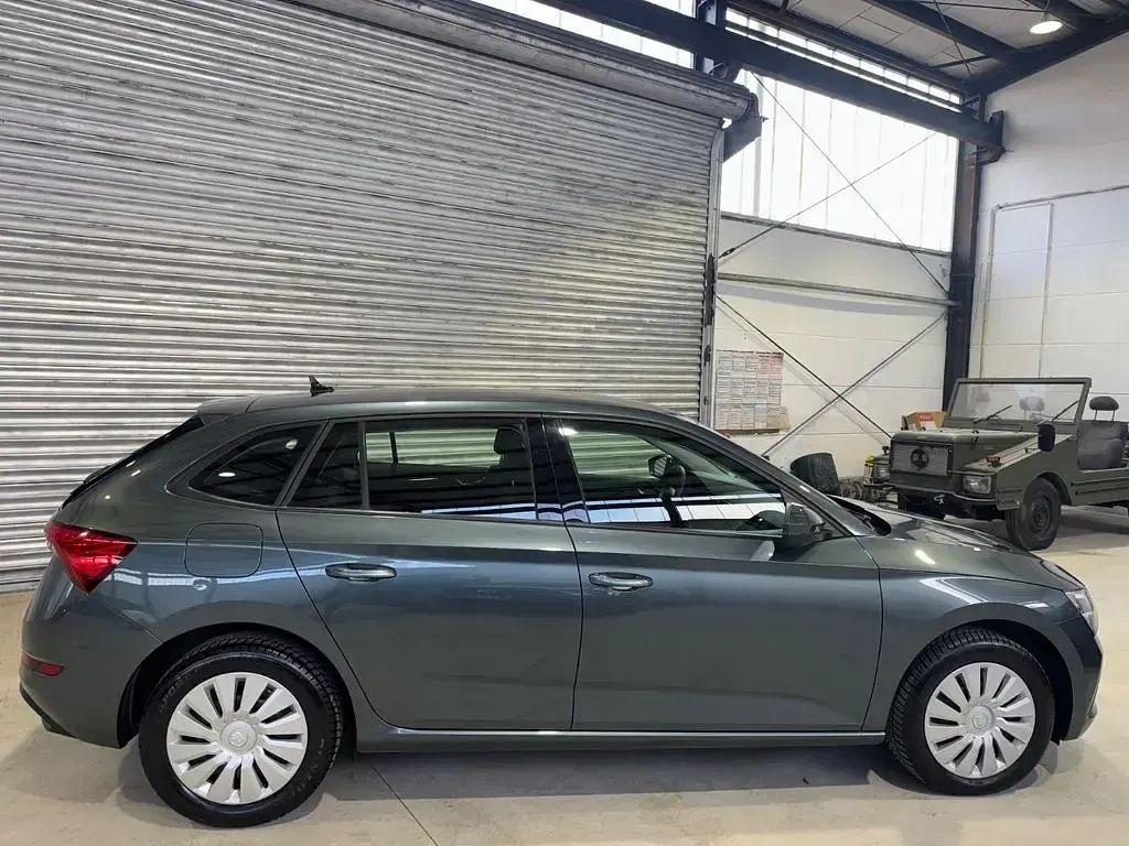 Gebraucht Skoda Scala Active 116 PS (85 kW) 2019 Grau Kleinwagen