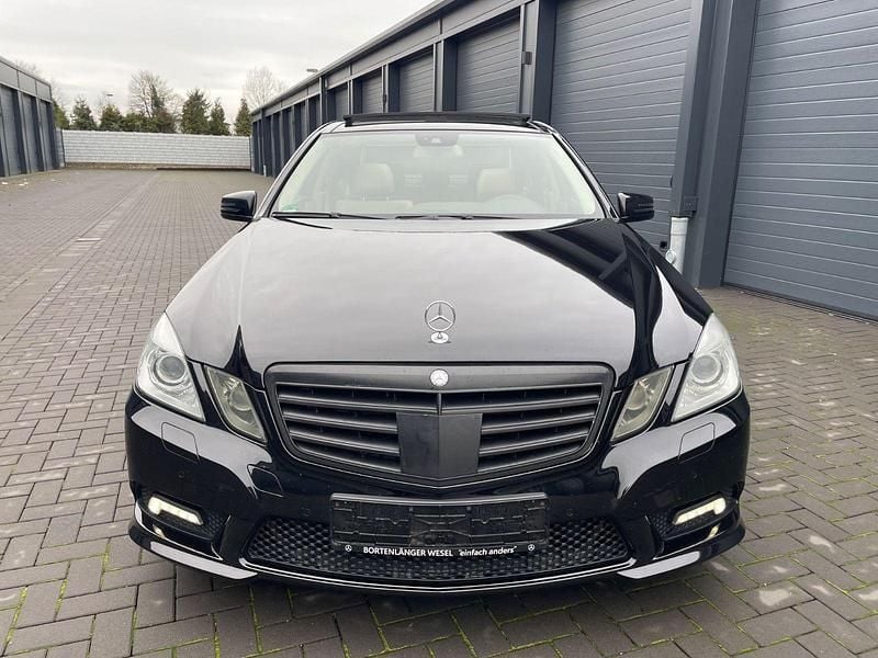 Gebraucht Mercedes E500 AMG 388 PS (285 kW) 2009 Schwarz Limousine