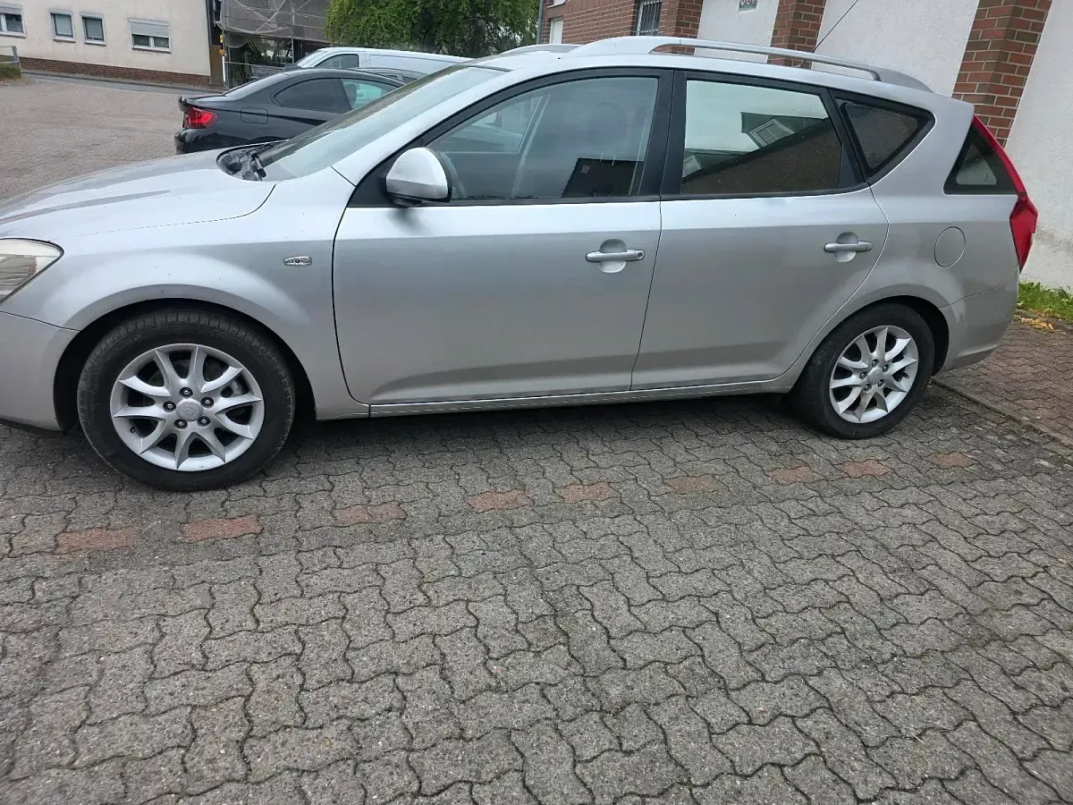 Gebraucht Kia Ceed 122 PS (89 kW) 2007 Silber Kleinwagen