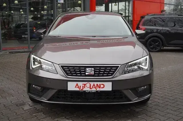 Używany Seat Leon XCELLENCE 150 KM (110 kW) 2017 Szary Sedan/Limuzyna