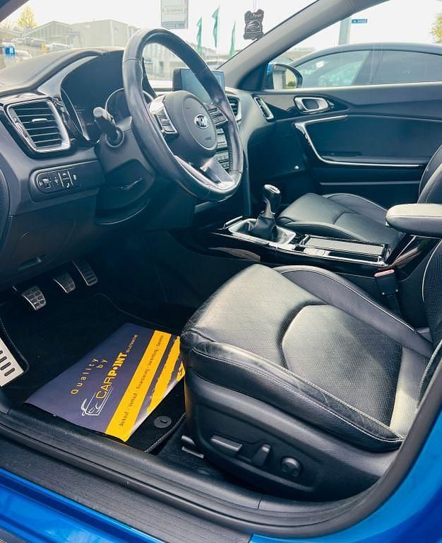 Usado Kia Ceed 140 HP (102 kW) 2018 Azul Citadino