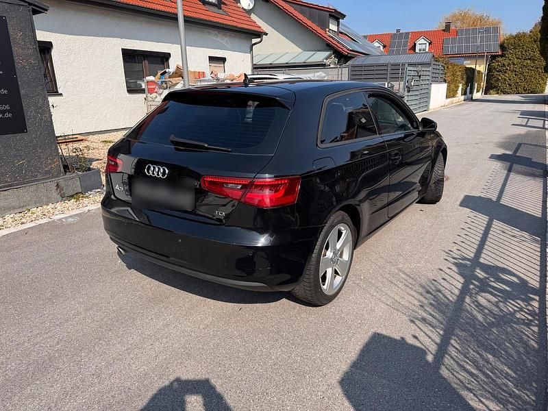 Gebraucht Audi A3 Ambition 110 PS (80 kW) 2014 Schwarz Kleinwagen