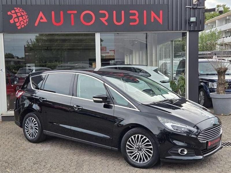 Schwarz Gebraucht 2018 Ford S-MAX Titanium Van / Kleinbus | 18.500 € (Fairer Preis) - Bild 1/4