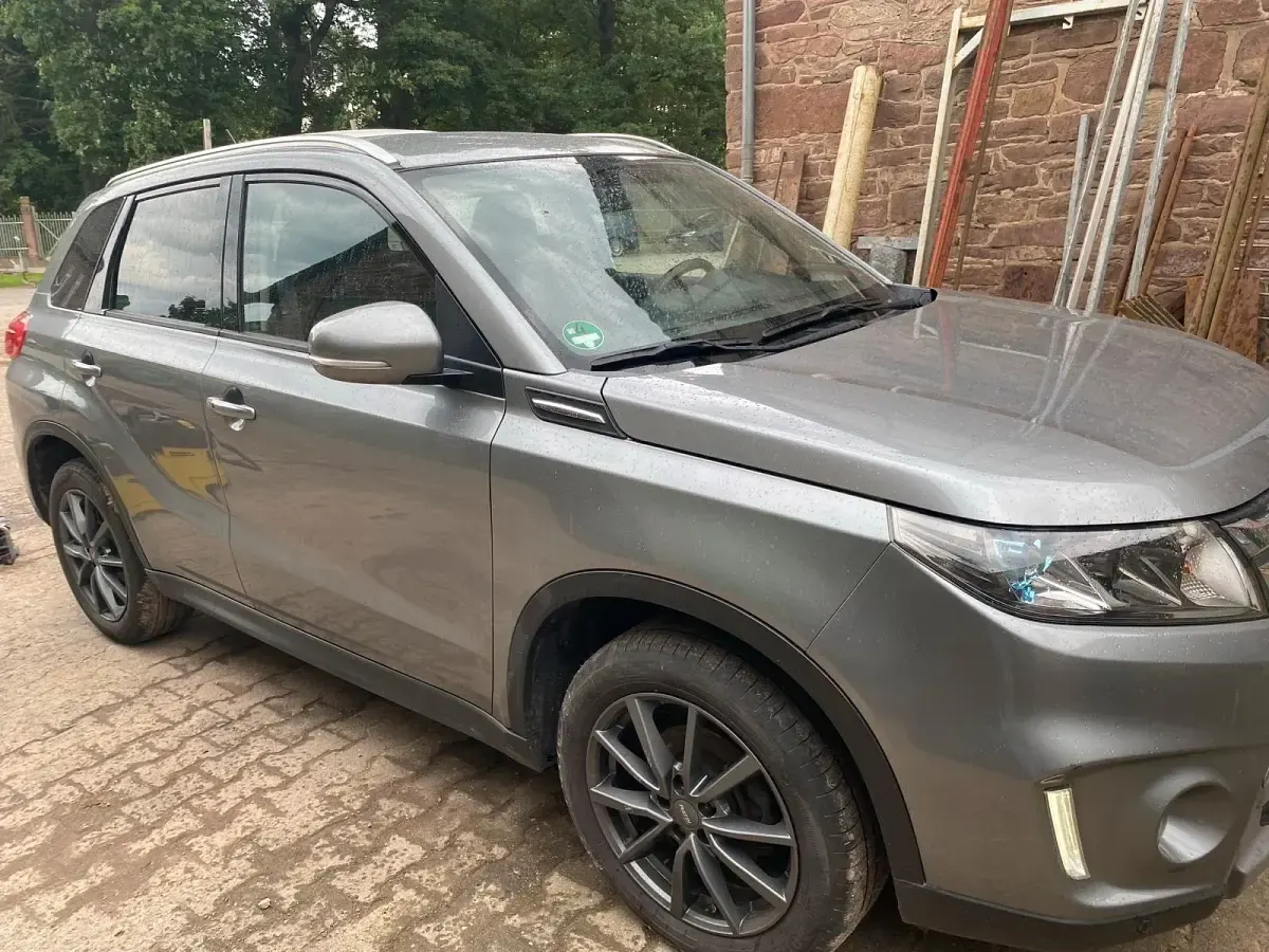 Gebraucht Suzuki Vitara 88 PS (64 kW) 2017 Andere farben SUV