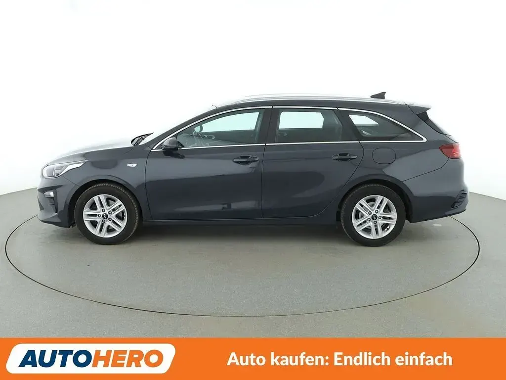 Usado Kia Ceed Vision 160 CV (117 kW) 2021 Gris Utilitario