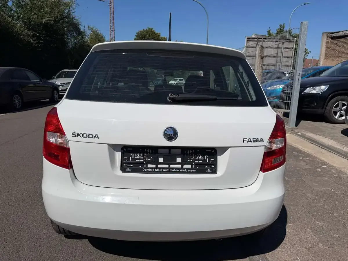 Gebraucht Skoda Fabia Cool Edition 86 PS (63 kW) 2014 Candyweiss Kleinwagen