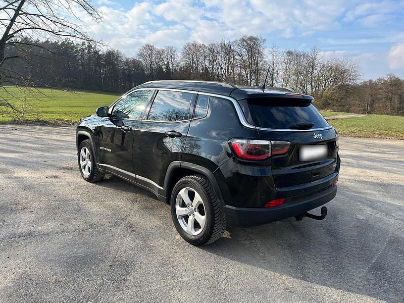 Gebraucht Jeep Compass Longitude 140 PS (102 kW) 2017 Schwarz SUV