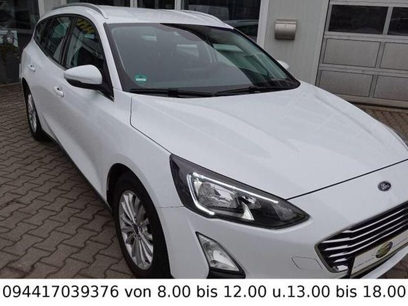 Gebraucht Ford Focus Titanium 125 PS (91 kW) 2021 Frozen white Kombi