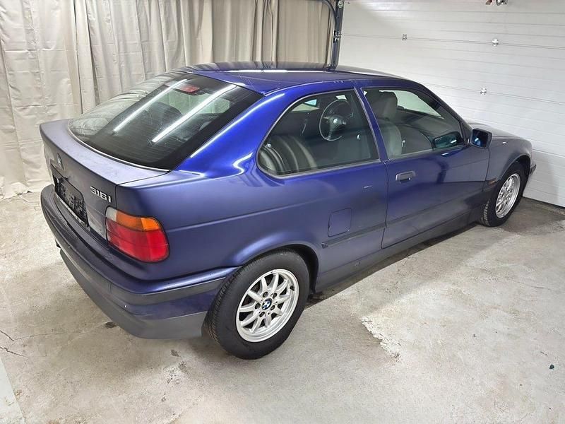 Gebraucht BMW 316 101 PS (74 kW) 1996 Blau Coupé