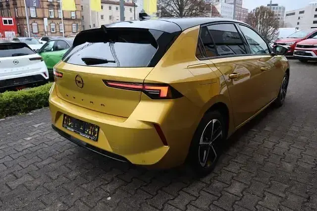 Gebraucht Opel Astra 131 PS (96 kW) 2024 Kult gelb Limousine