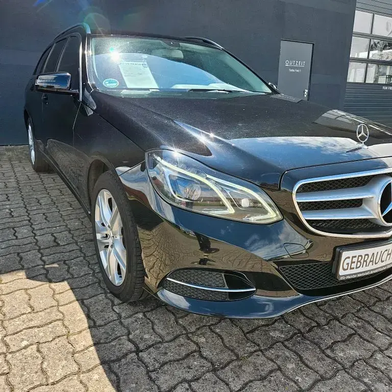 Gebraucht Mercedes E220 170 PS (125 kW) 2015 Schwarz Kombi