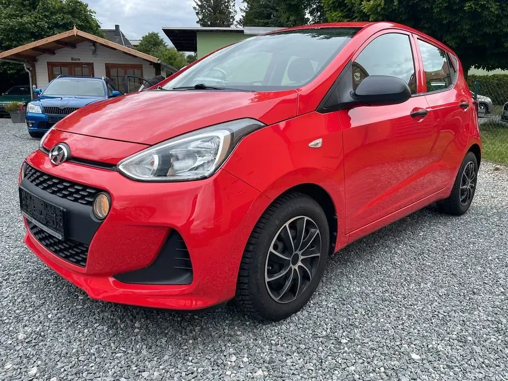 Gebraucht Hyundai i10 Select 67 PS (49 kW) 2019 Rot Kleinwagen