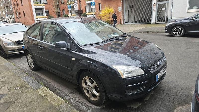 Gebraucht Ford Focus Ambiente 101 PS (74 kW) 2007 Schwarz Limousine