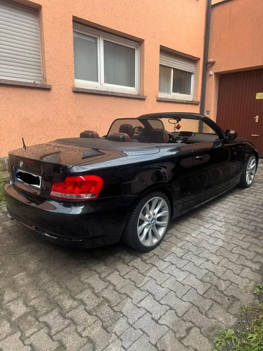 Gebraucht BMW 120 Cabriolet 177 PS (130 kW) 2011 Schwarz Cabrio