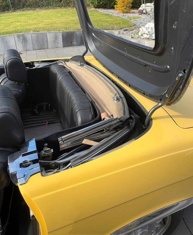 Gebraucht Mercedes SL280 185 PS (136 kW) 1976 Gelb Cabrio