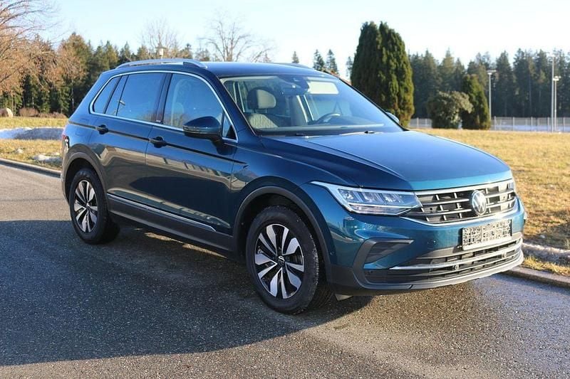 Gebraucht VW Tiguan Move 150 PS (110 kW) 2024 Blau SUV