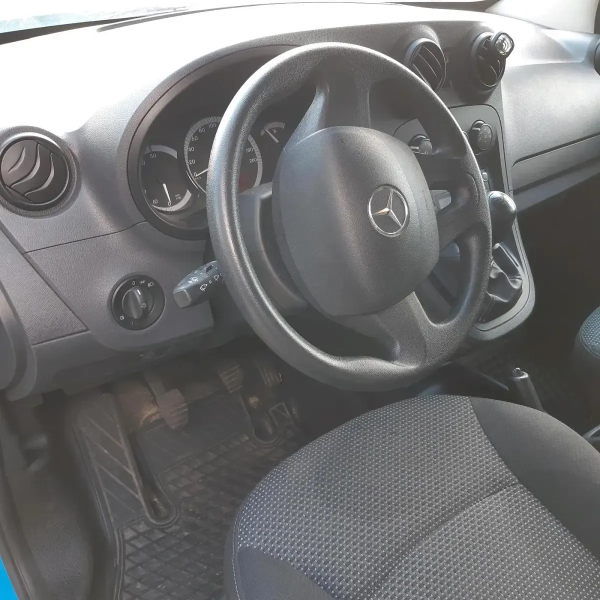 Gebraucht Mercedes Citan 111 101 PS (74 kW) 2020 Blau Van / Kleinbus