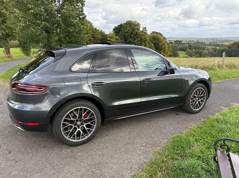 Gebraucht Porsche Macan Turbo Chrono 400 PS (294 kW) 2016 Grau SUV
