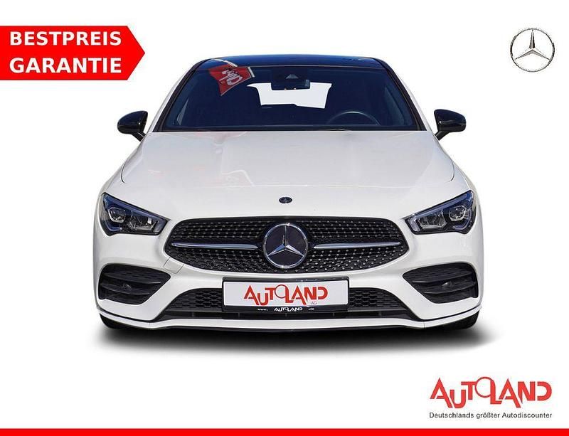 Weiß Gebraucht 2020 Mercedes CLA180 AMG line Limousine | 26.990 € (Fairer Preis) - Bild 1/4