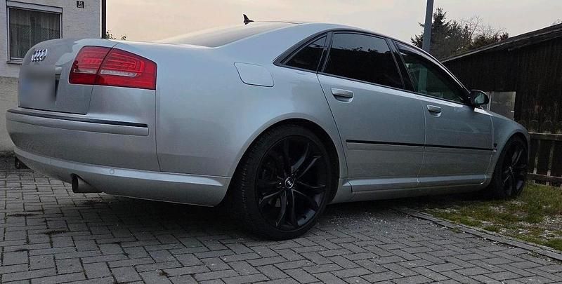 Silber Gebraucht 2005 Audi A8 Limousine | 9.000 € (Fairer Preis) - Bild 1/4