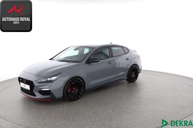 Grau Gebraucht 2019 Hyundai i30 Limousine | 20.880 € (Guter Preis) - Bild 1/4