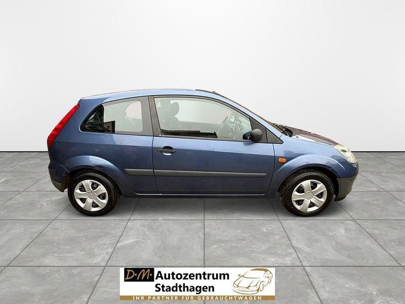 Gebraucht Ford Fiesta Ambiente 60 PS (44 kW) 2006 Blau Limousine