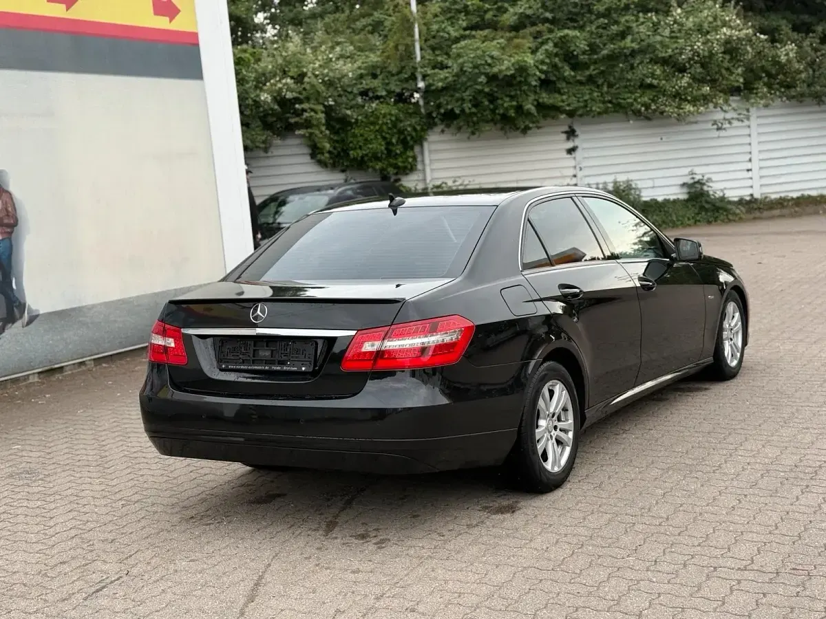 Gebraucht Mercedes 220 177 PS (130 kW) 2010 Schwarz Limousine