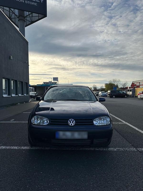 Gebraucht VW Golf IV Edition 75 PS (55 kW) 2001 Blau Kleinwagen