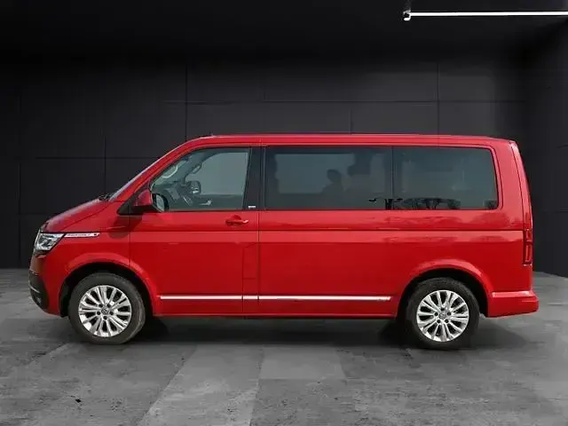 Gebraucht VW Multivan 150 PS (110 kW) 2021 Kirschrot Van / Kleinbus