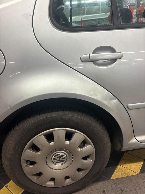 Gebraucht VW Golf IV 75 PS (55 kW) 2003 Silber Kleinwagen