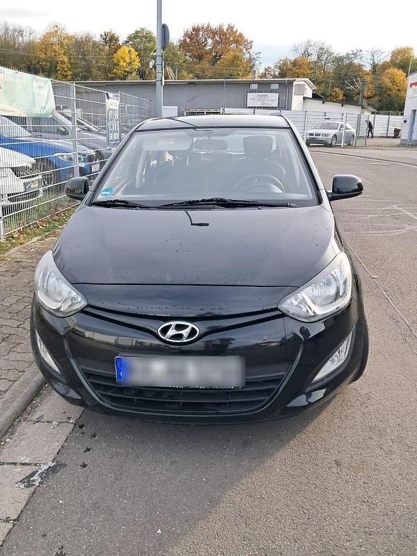 Schwarz Gebraucht 2012 Hyundai i20 Trend Kleinwagen | 3.690 € (Guter Preis) - Bild 1/4