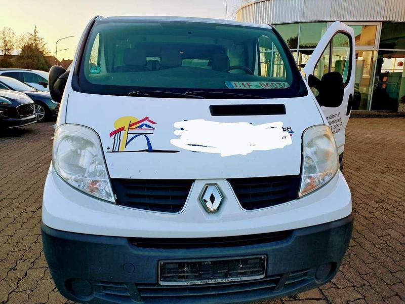 Gebraucht Renault Trafic 114 PS (83 kW) 2012 Weiss casablanca Van / Kleinbus